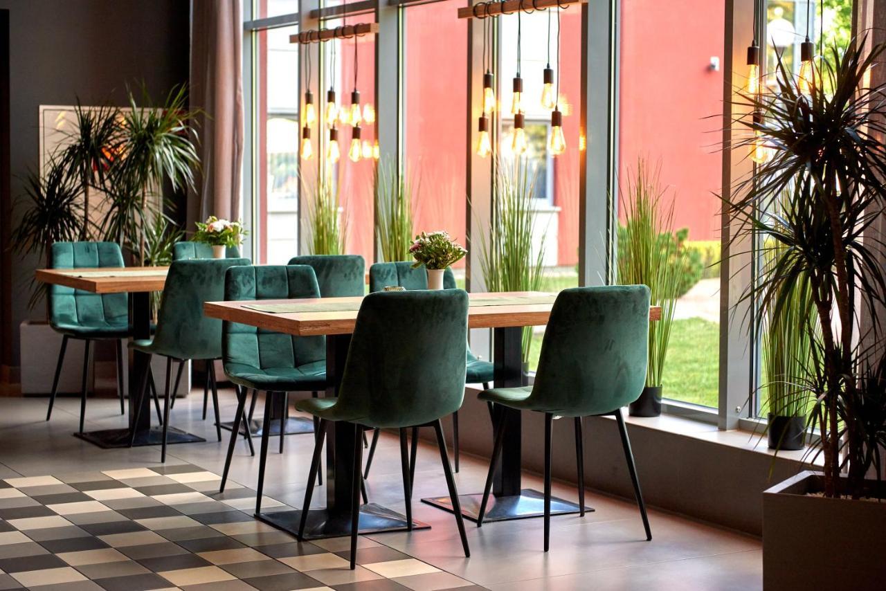 Hotel Maraton Szamotuly Luaran gambar